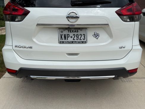 Used 2018 Nissan Rogue SV FWD image 6