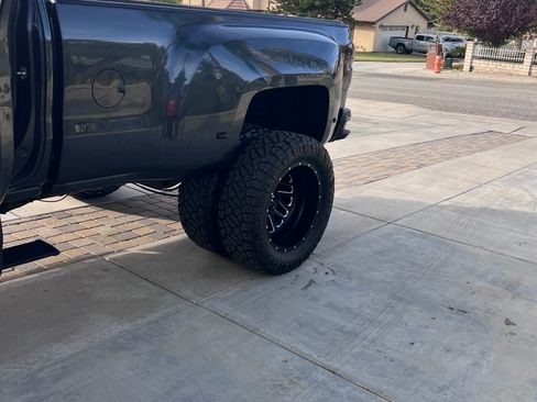 Used 2019 GMC Sierra 3500 Denali w/ Duramax Plus Package image 4