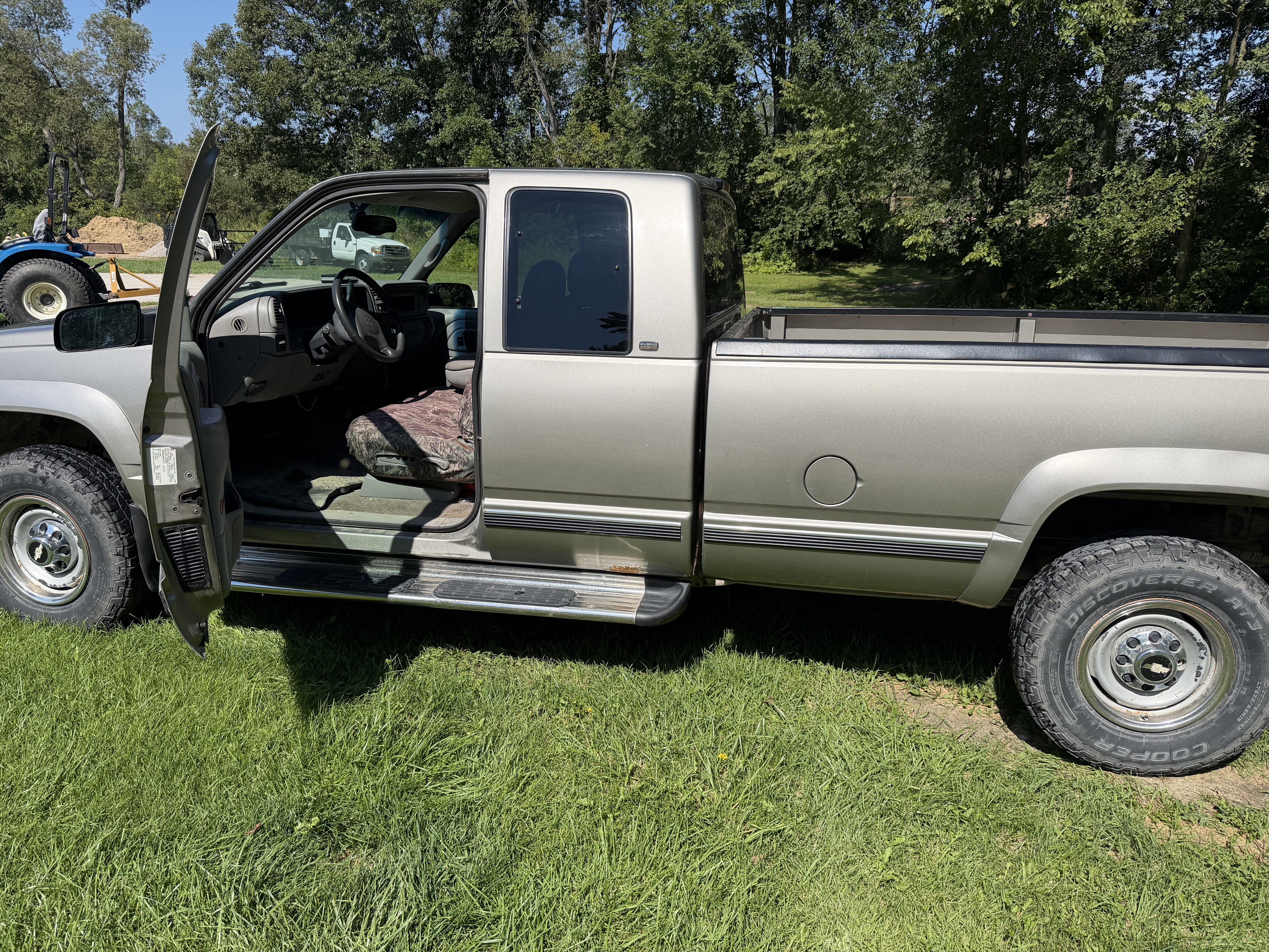 Used 1998 Chevrolet Silverado 2500 4x4 Extended Cab w/ Preferred Equipment Group 3 image 13