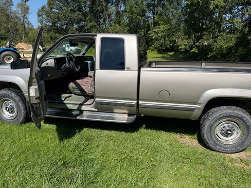 Used 1998 Chevrolet Silverado 2500 4x4 Extended Cab w/ Preferred Equipment Group 3 image 13