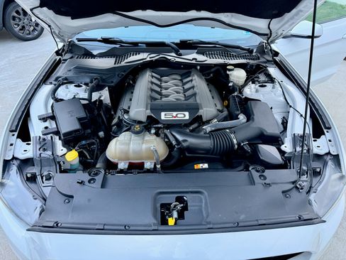 Used 2016 Ford Mustang GT Premium w/ Black Accent Package RWD image 2