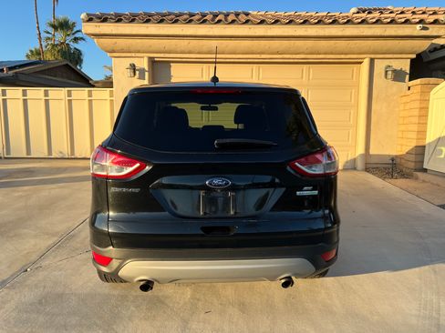 Used 2014 Ford Escape SE image 6