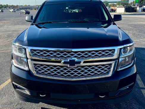Used 2017 Chevrolet Tahoe LT w/ LT Signature Package image 4