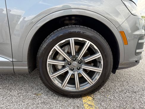 Used 2018 Audi Q7 3.0T Premium Plus w/ Premium Plus Package image 24