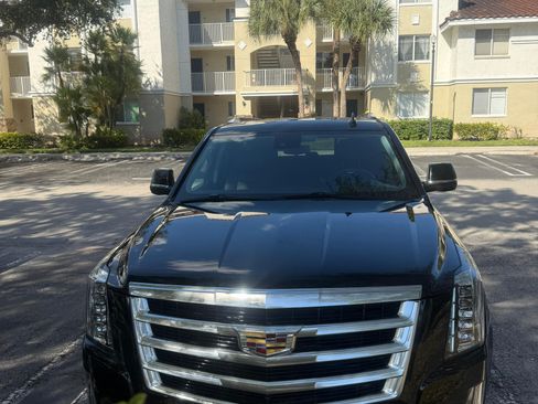 Used 2020 Cadillac Escalade ESV Luxury image 11