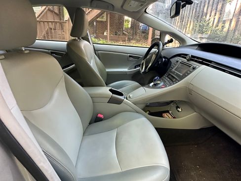 Used 2013 Toyota Prius Four FWD image 4