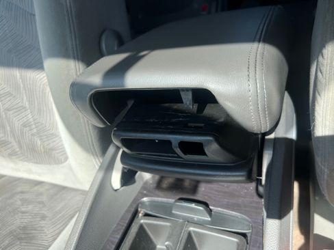 Used 2015 Buick Enclave Convenience FWD image 32