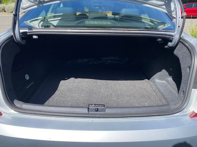 Used 2016 Volkswagen Passat 1.8T SE FWD image 2