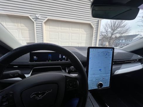 Used 2021 Ford Mustang Mach-E Premium image 12