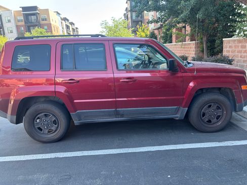 Used 2016 Jeep Patriot Sport w/ Power Value Group FWD image 2