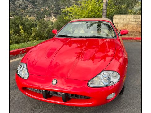Used 2002 Jaguar XK8 Convertible image 10