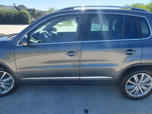 Used 2014 Volkswagen Tiguan SE image 1