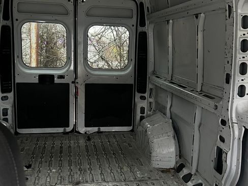 Used 2019 RAM ProMaster 2500 w/ Interior Convenience Group image 5