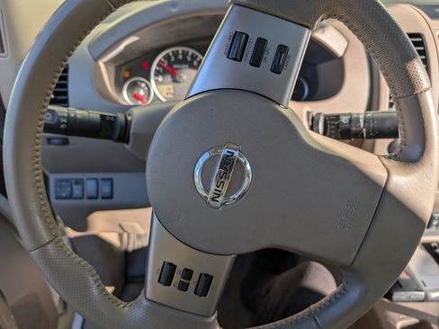 Used 2008 Nissan Frontier LE w/ Leather Pkg image 4