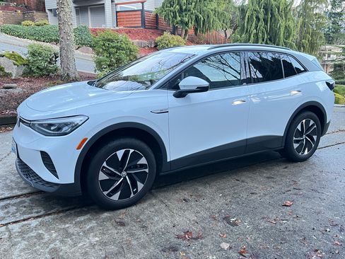 Used 2022 Volkswagen ID.4 Pro image 2