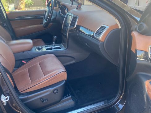 Used 2012 Jeep Grand Cherokee Overland Summit image 11