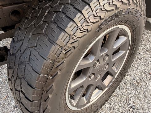 Used 2020 Jeep Gladiator Overland AWD/4WD image 27