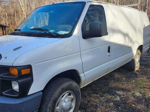 Used 2014 Ford E-250 and Econoline 250 Extended w/ Power Group image 1