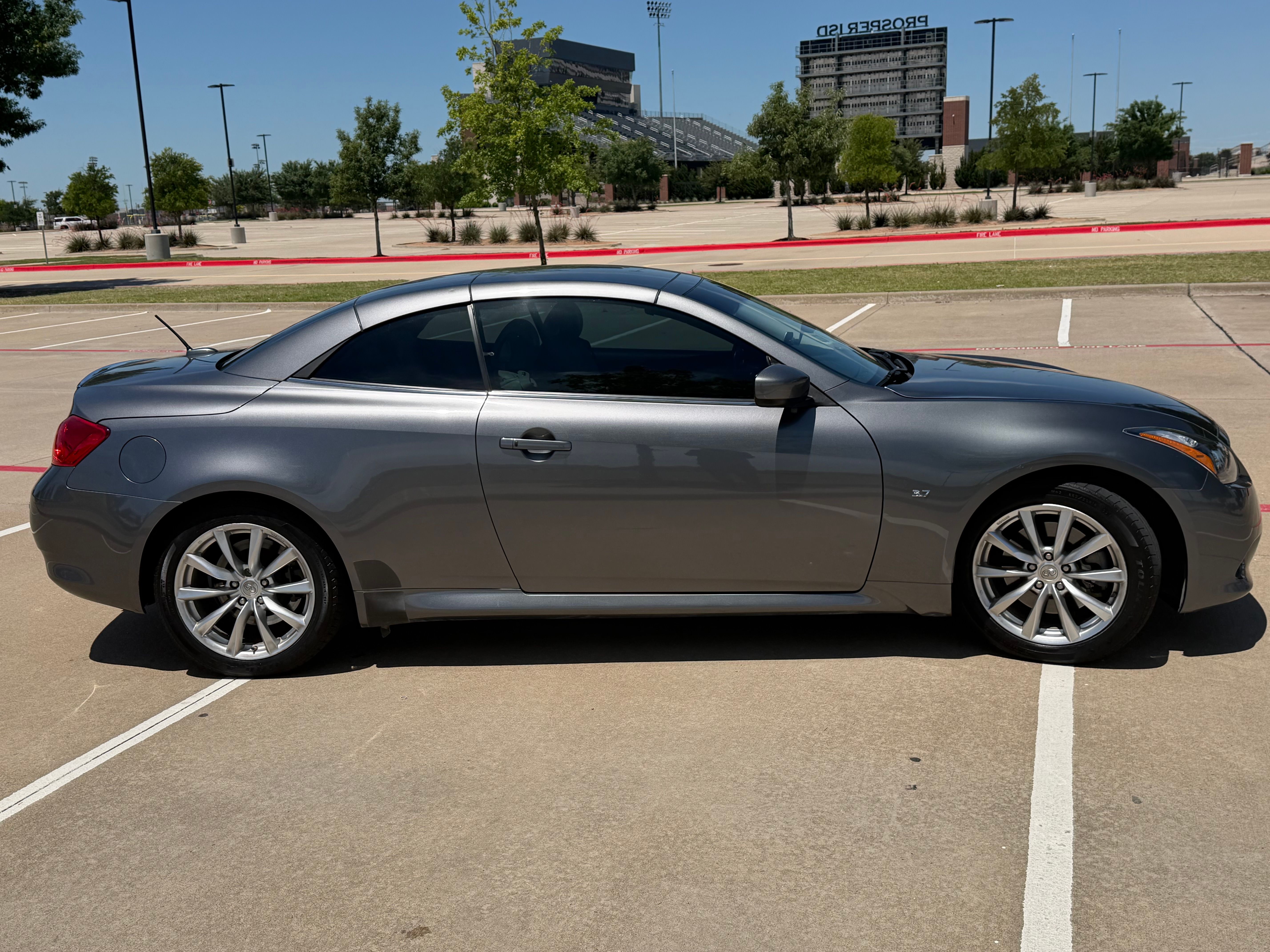 Used 2014 INFINITI Q60 Convertible w/ Premium Package RWD image 10