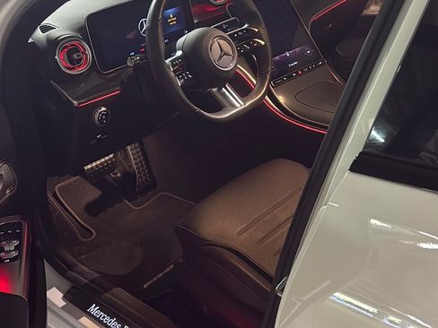 Used 2022 Mercedes-Benz C 300 4MATIC Sedan image 4