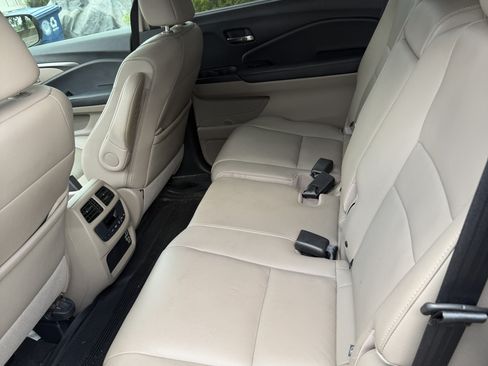 Used 2019 Honda Pilot EX-L image 11