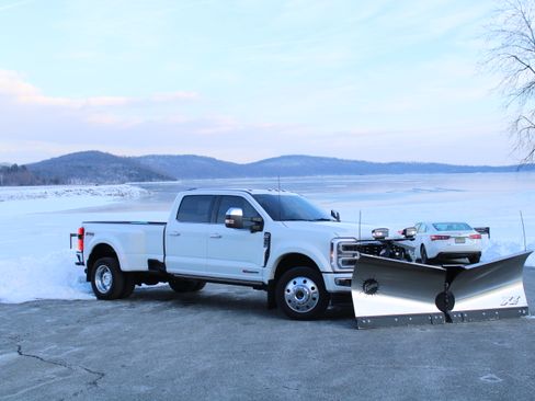 Used 2024 Ford F450 Limited w/ FX4 Off-Road Package image 4