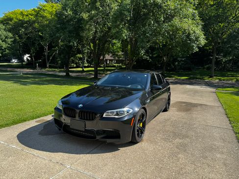 Used 2015 BMW M5 RWD image 5