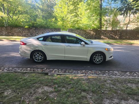 Used 2014 Ford Fusion SE image 6