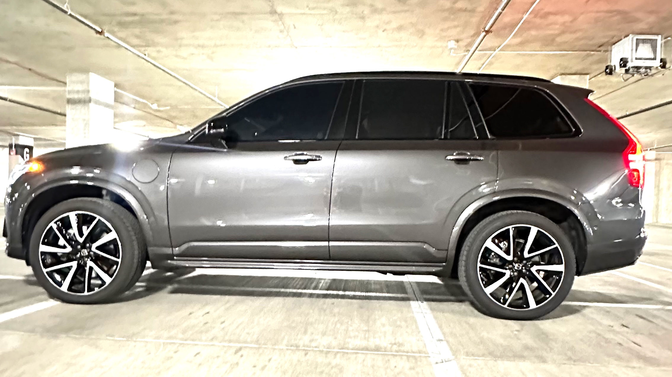 Used 2023 Volvo XC90 T8 Ultimate w/ Protection Package Premier AWD/4WD image 4