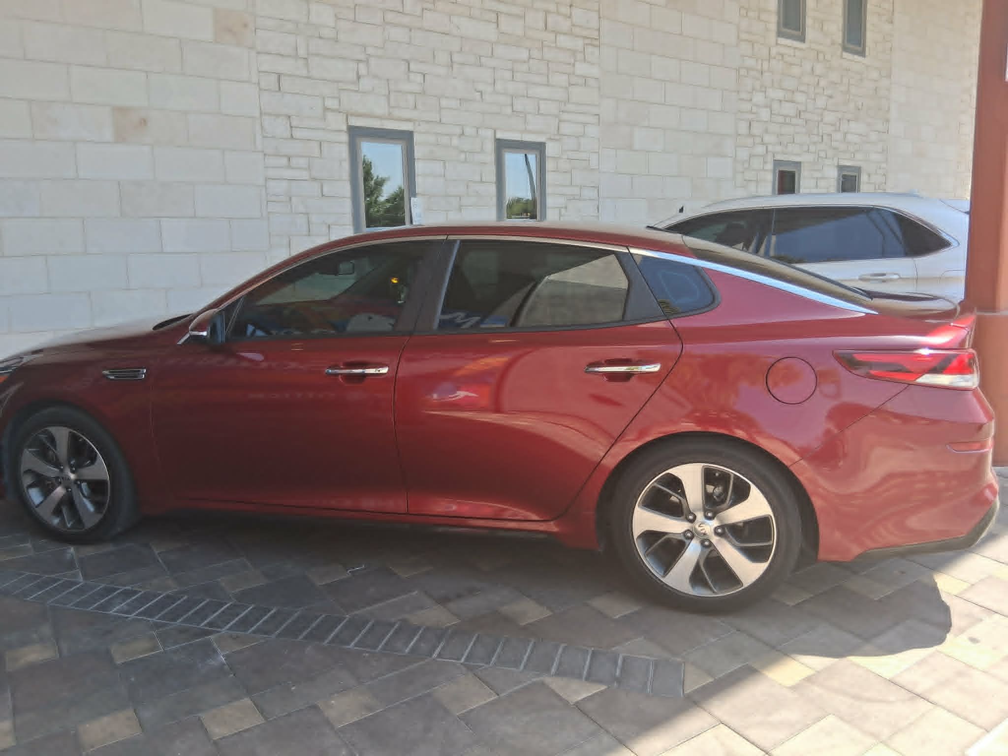Used 2020 Kia Optima S FWD image 1