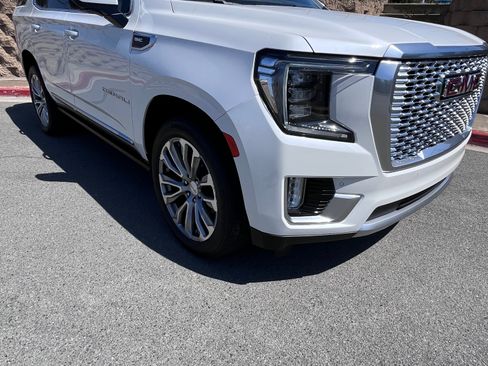 Used 2021 GMC Yukon Denali w/ Denali Premium Package AWD/4WD image 2