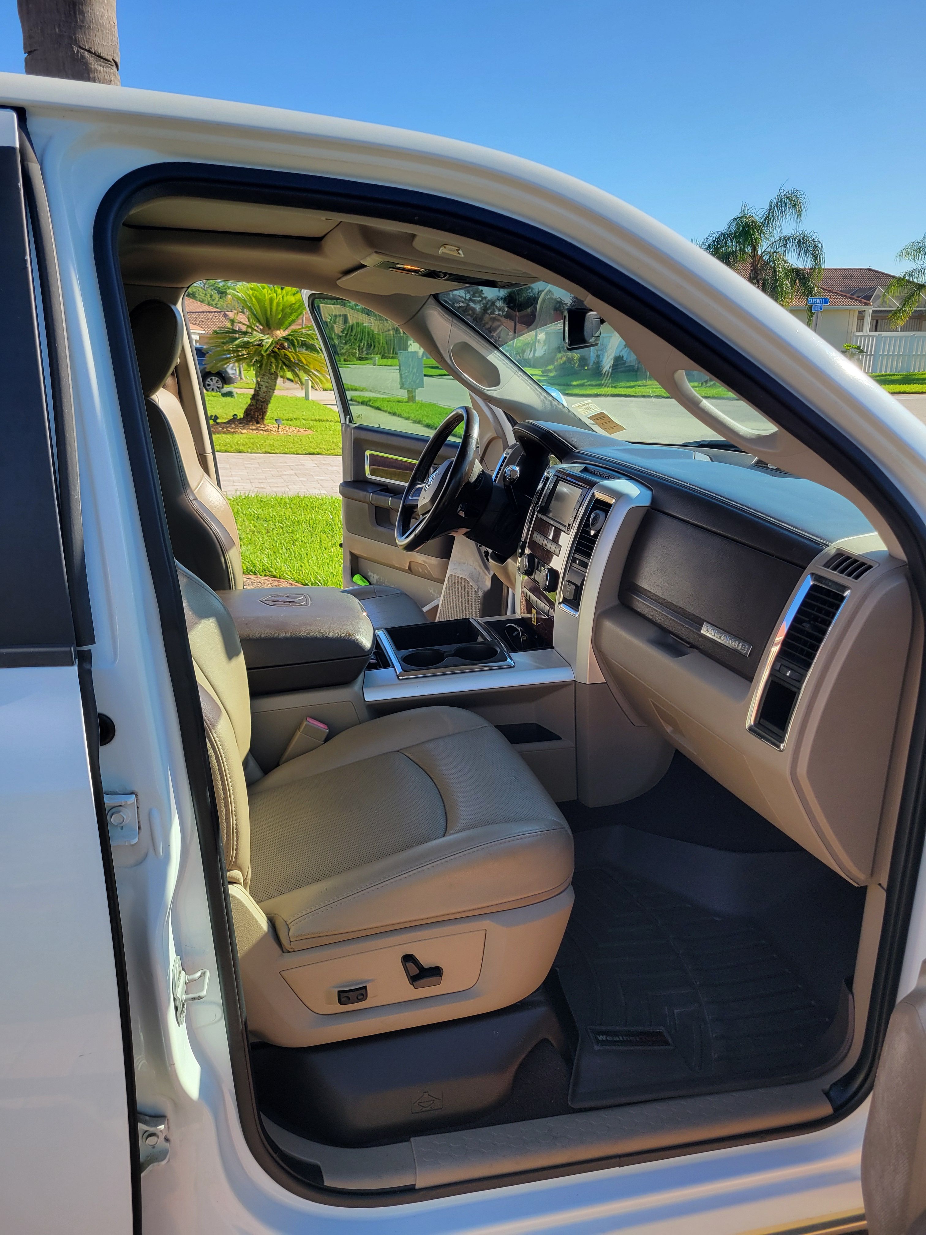 Used 2011 RAM 2500 Laramie w/ Cold Weather Group AWD/4WD image 9