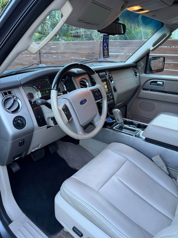 Used 2014 Ford Expedition EL Limited w/ Equipment Group 301A RWD image 13