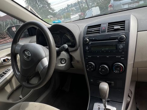 Used 2010 Toyota Corolla image 8