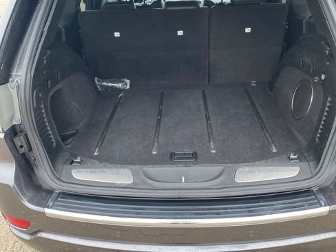 Used 2017 Jeep Grand Cherokee Overland image 9