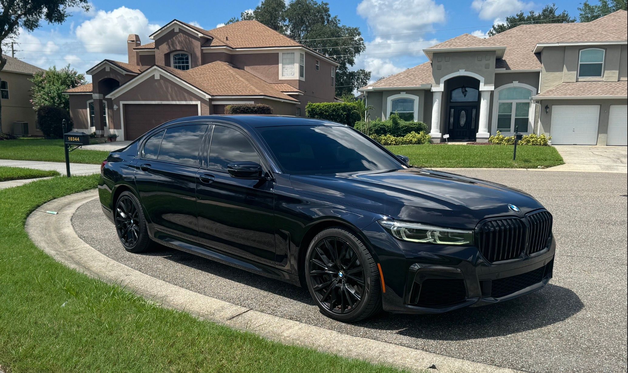 Used 2022 BMW 740i w/ M Sport Package RWD image 11