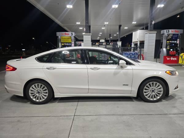 Used 2014 Ford Fusion Energi Titanium w/ Driver Assist Package FWD image 2