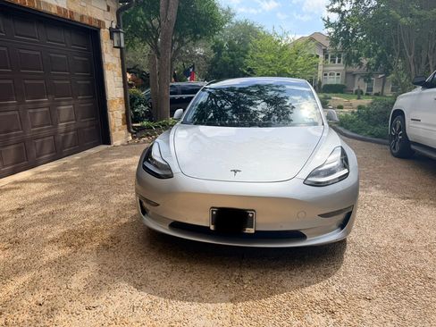 Used 2018 Tesla Model 3 Performance image 2