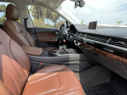 Used 2018 Audi Q7 3.0T Prestige image 19