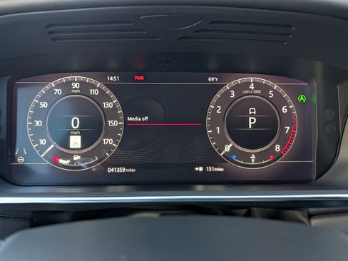 Used 2022 Land Rover Range Rover Autobiography image 13