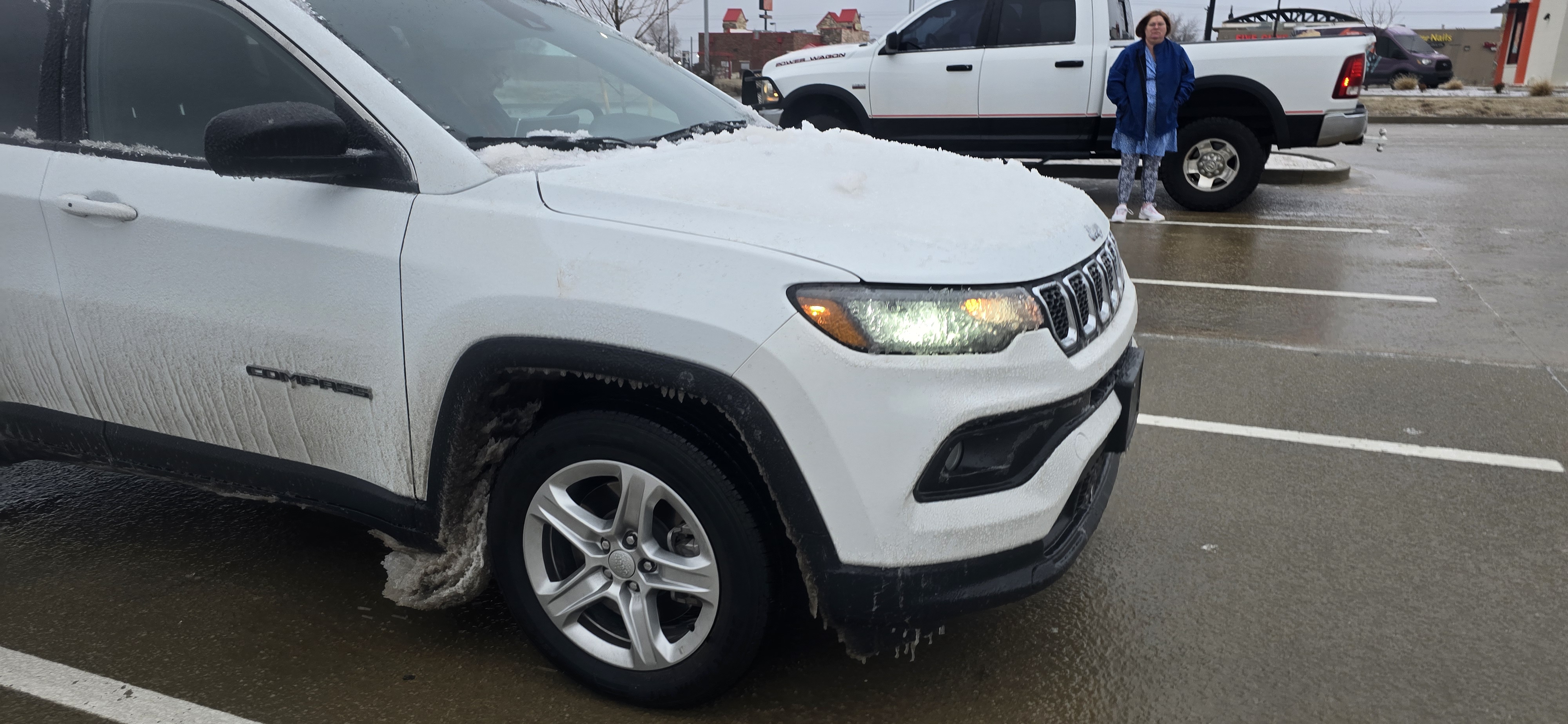 Used 2023 Jeep Compass Latitude AWD/4WD image 6