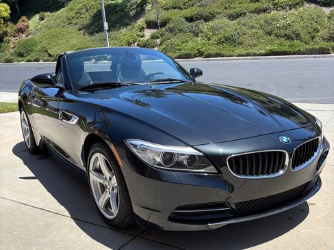 Used 2015 BMW Z4 sDrive28i image 11