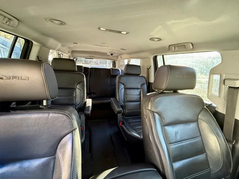 Used 2020 GMC Yukon XL Denali image 4