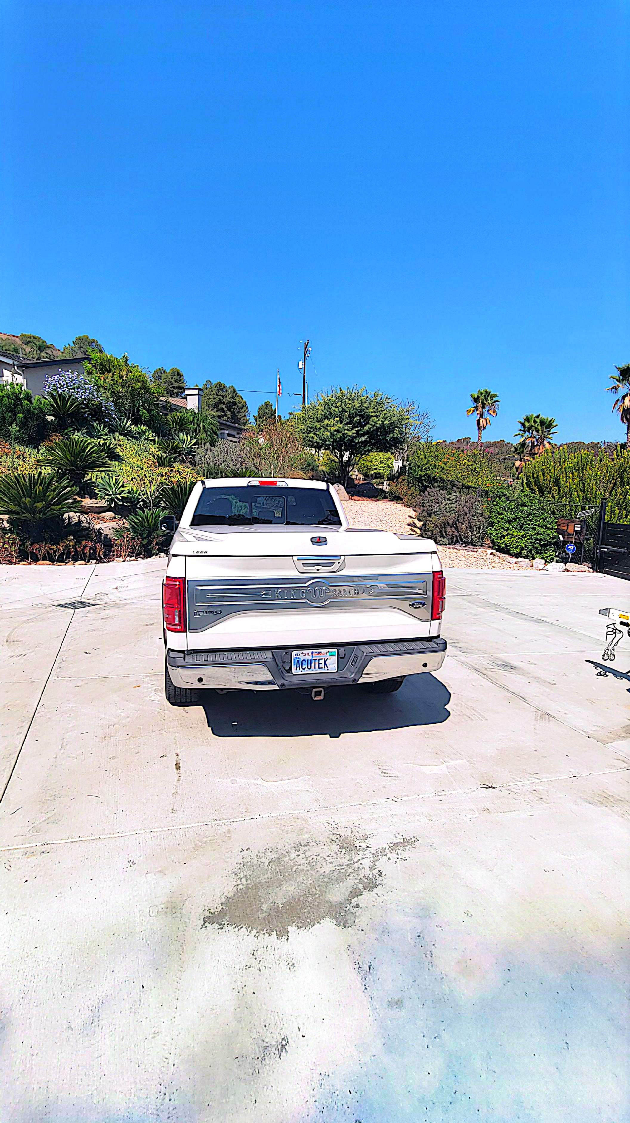 Used 2015 Ford F150 King Ranch w/ Equipment Group 601A Luxury AWD/4WD image 11