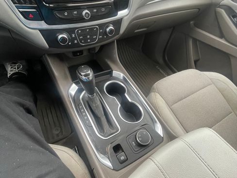 Used 2019 Chevrolet Traverse LT image 11