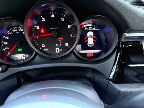 Used 2021 Porsche Macan image 15