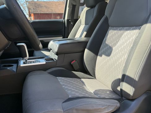 Used 2018 Toyota Tundra SR5 w/ SR5 Upgrade Package image 9