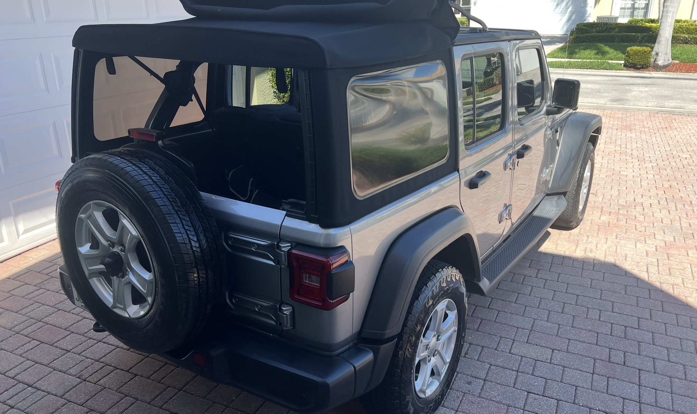Used 2018 Jeep Wrangler Unlimited Sport S AWD/4WD image 10