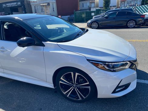 Used 2020 Nissan Sentra SR w/ Premium Package image 5