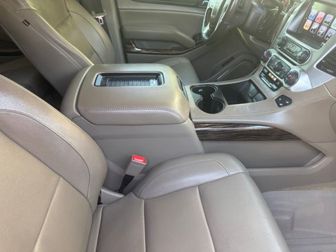 Used 2017 GMC Yukon SLT AWD/4WD image 15